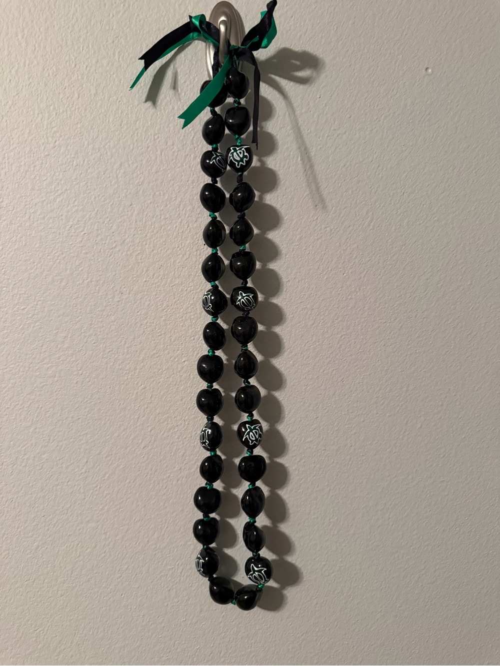 Kukui Nut Lei with Green Accents and Turtles